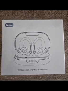 AMO White Sport Earbuds with Earhooks and Charging Case
